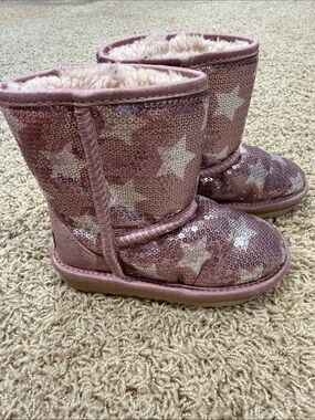 Ugg Short II Sequin Star Boots Pink Size 10 Toddler/Kids